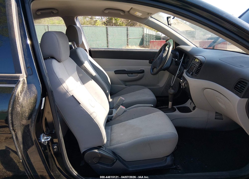 2008 HYUNDAI ACCENT GS VIN: KMHCM36C68U092915