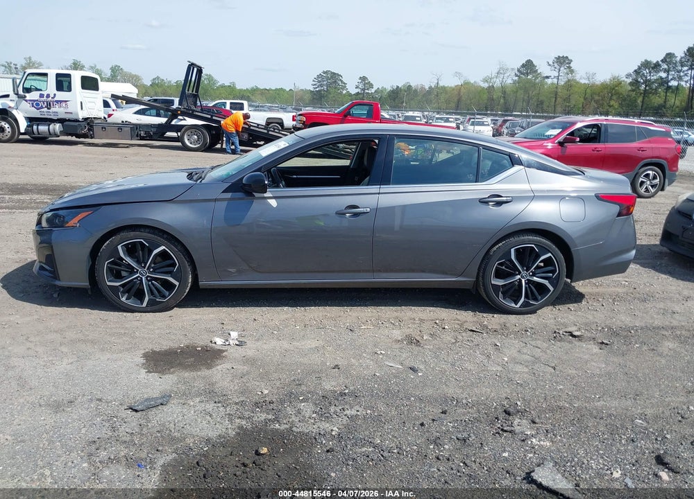 2024 NISSAN ALTIMA SR FWD VIN: 1N4BL4CV0RN389887