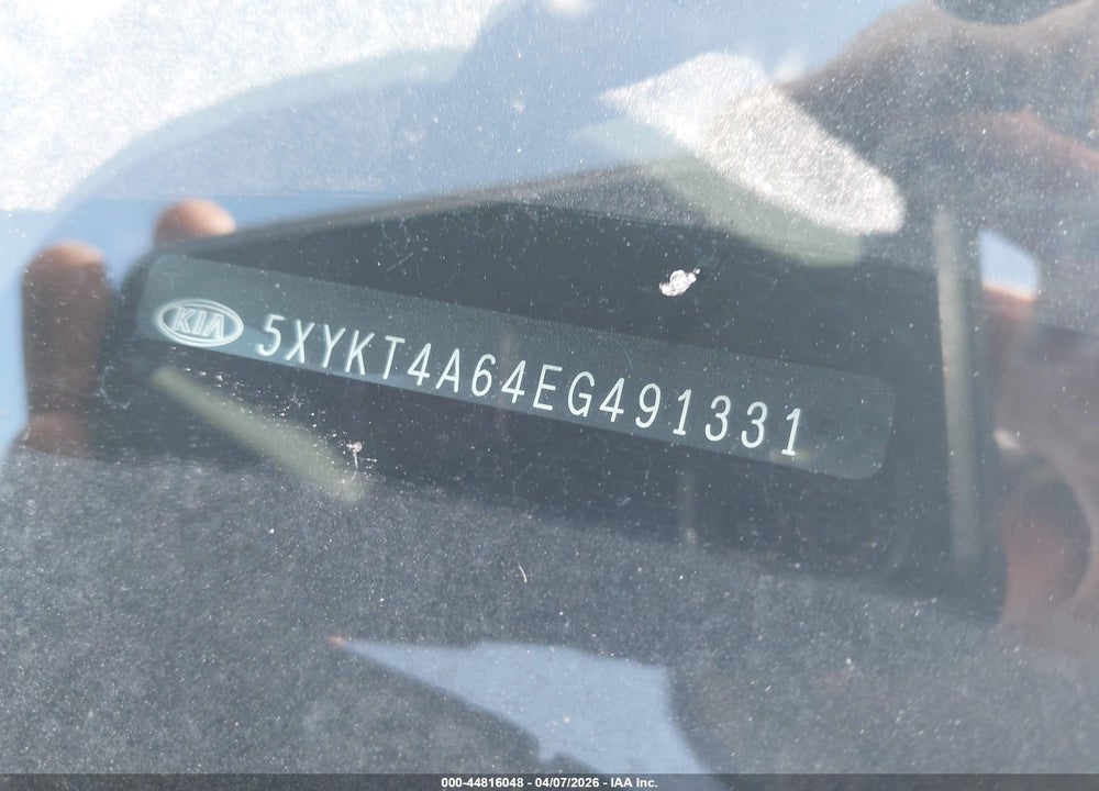 2014 KIA SORENTO LX VIN: 5XYKT4A64EG491331