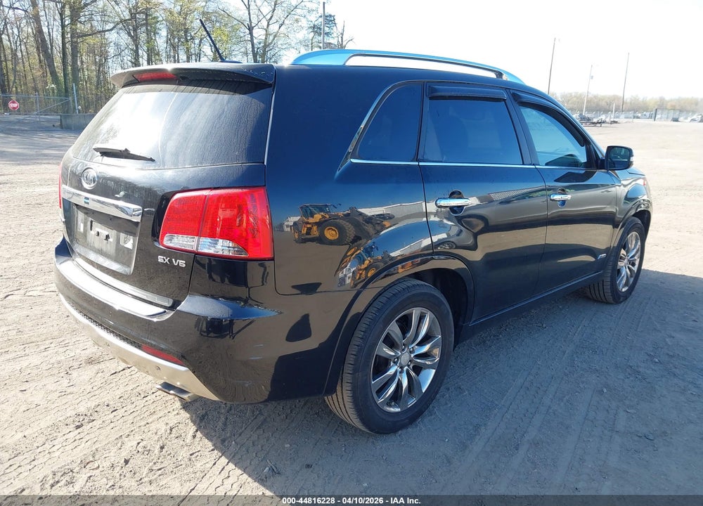 2013 KIA SORENTO SX V6 VIN: 5XYKWDA28DG367730