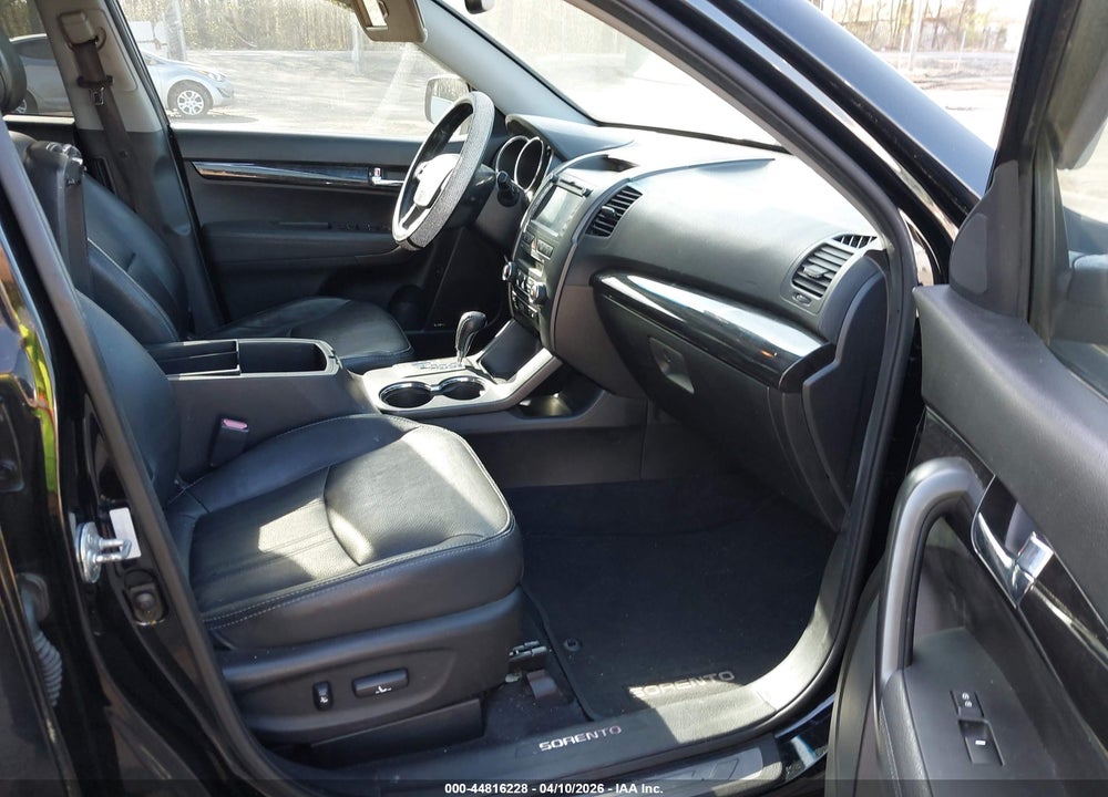 2013 KIA SORENTO SX V6 VIN: 5XYKWDA28DG367730