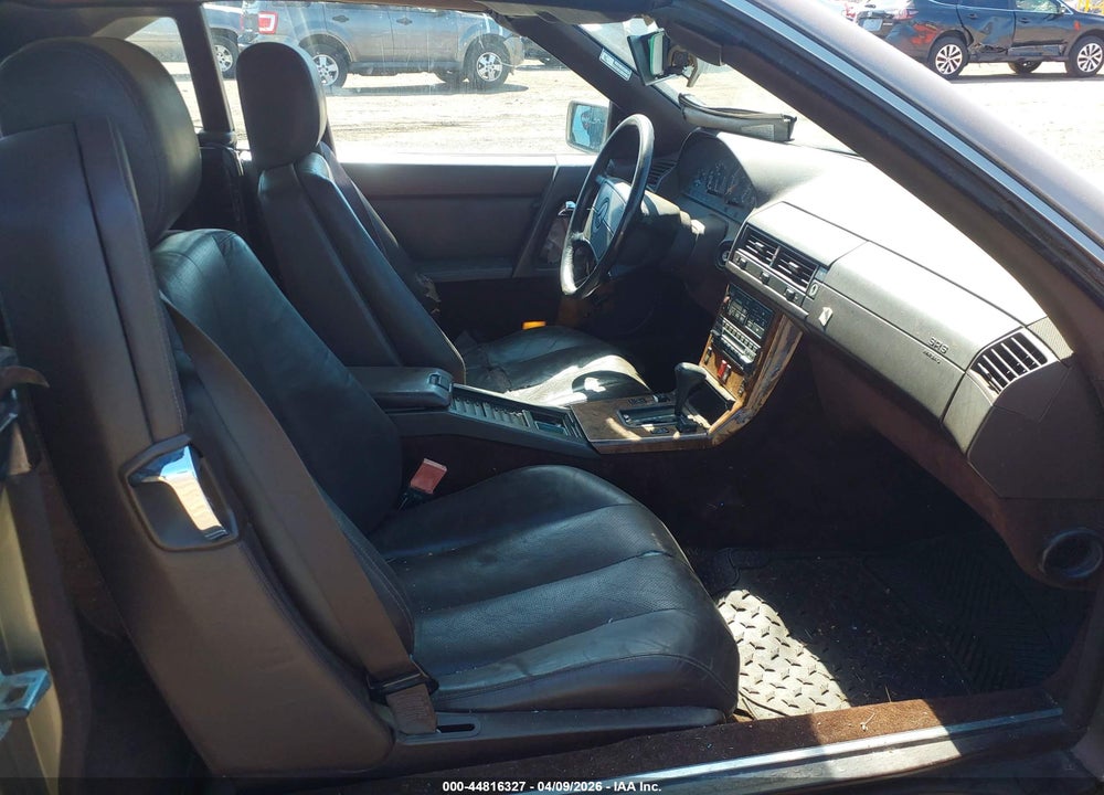 1990 MERCEDES-BENZ 500 SL VIN: WDBFA66E6LF009721