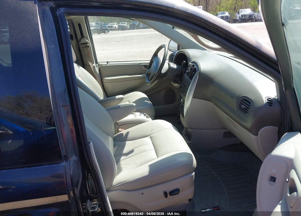 2005 CHRYSLER TOWN & COUNTRY TOURING VIN: 2C4GP54L55R208559
