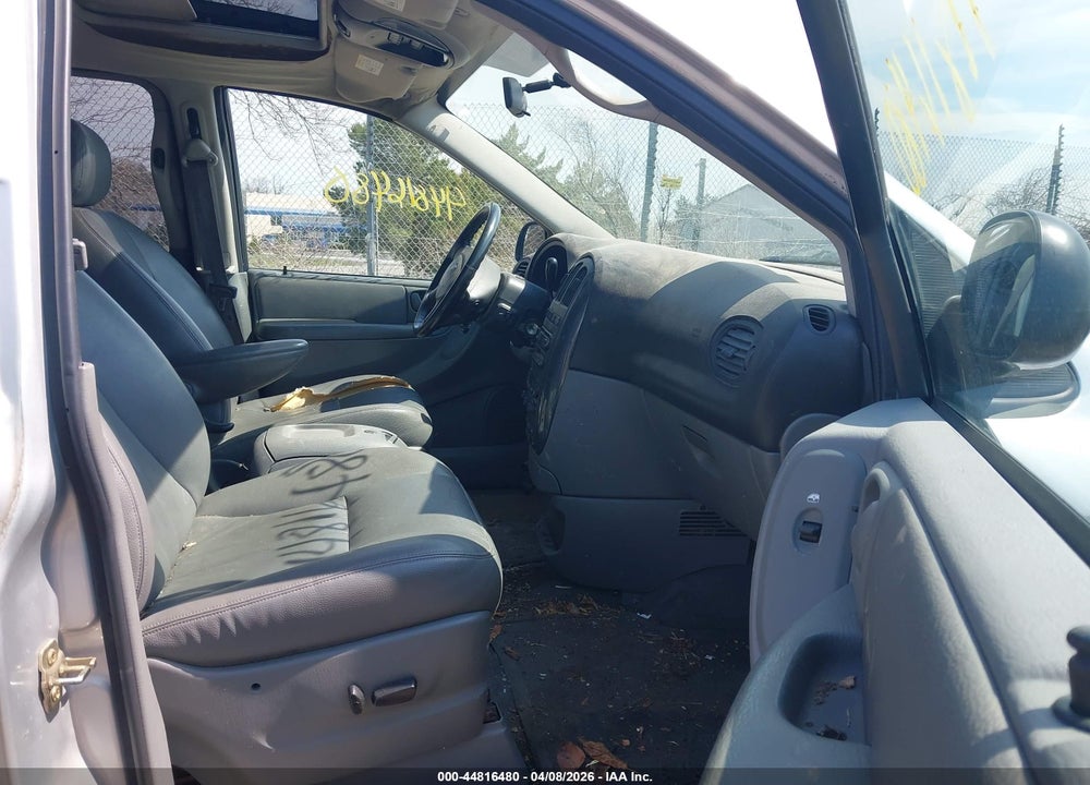 2005 DODGE GRAND CARAVAN SXT VIN: 2D4GP44L45R271780