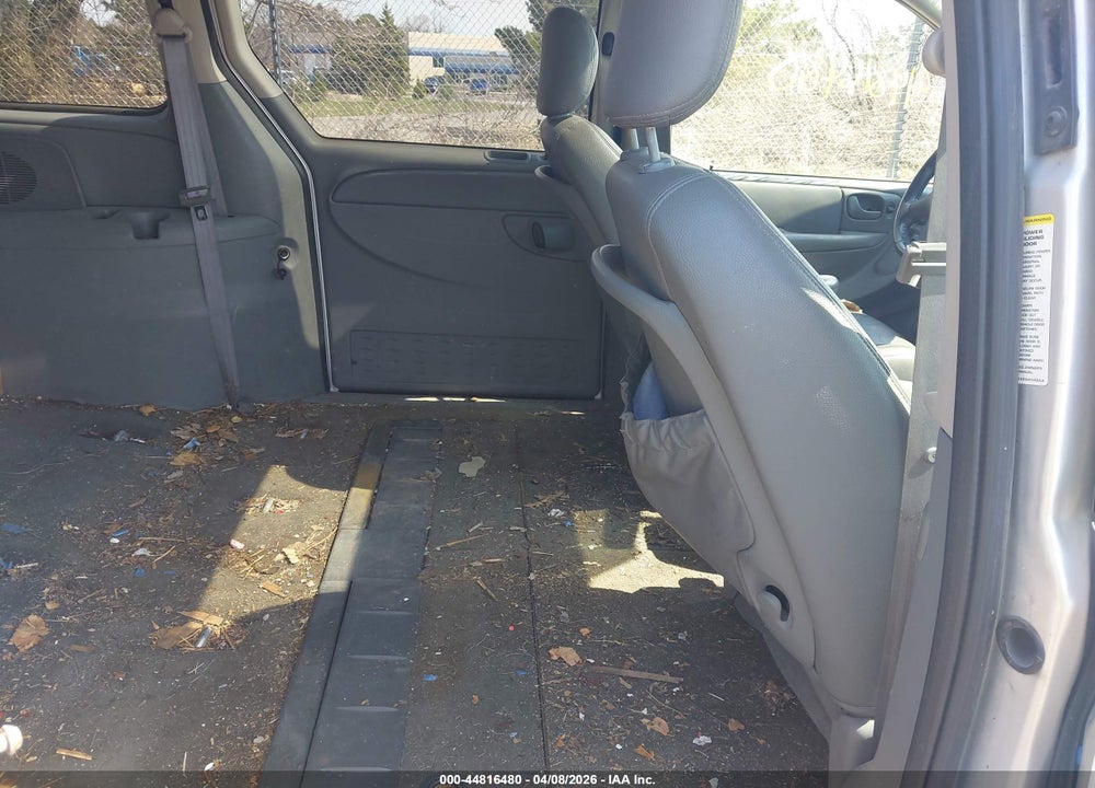 2005 DODGE GRAND CARAVAN SXT VIN: 2D4GP44L45R271780