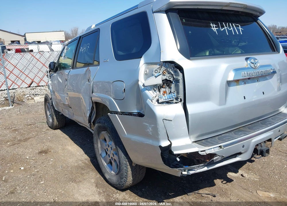 2011 TOYOTA 4RUNNER SR5 V6 VIN: JTEBU5JRXB5071294