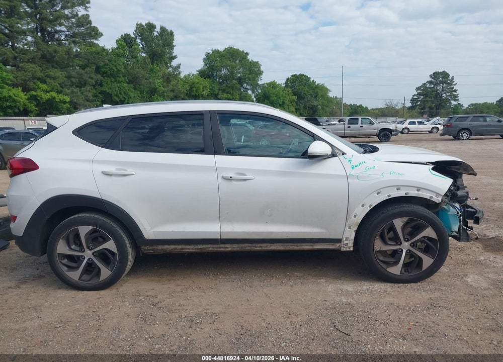 2018 HYUNDAI TUCSON SPORT VIN: KM8J33AL0JU800647