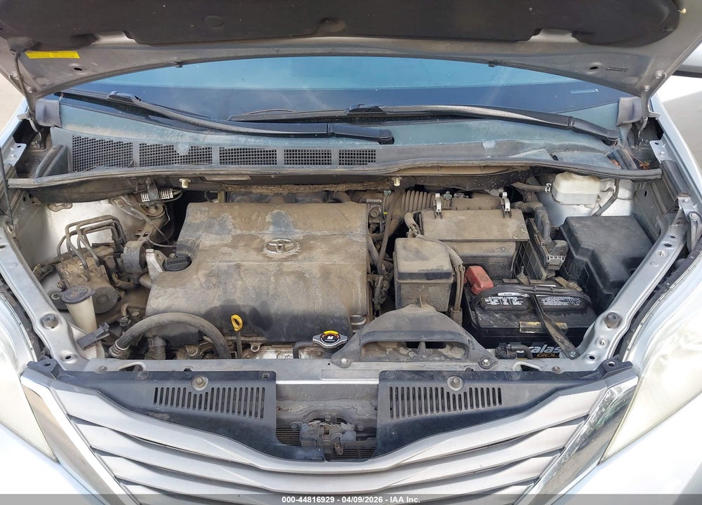 2011 TOYOTA SIENNA XLE V6 VIN: 5TDYK3DCXBS135943