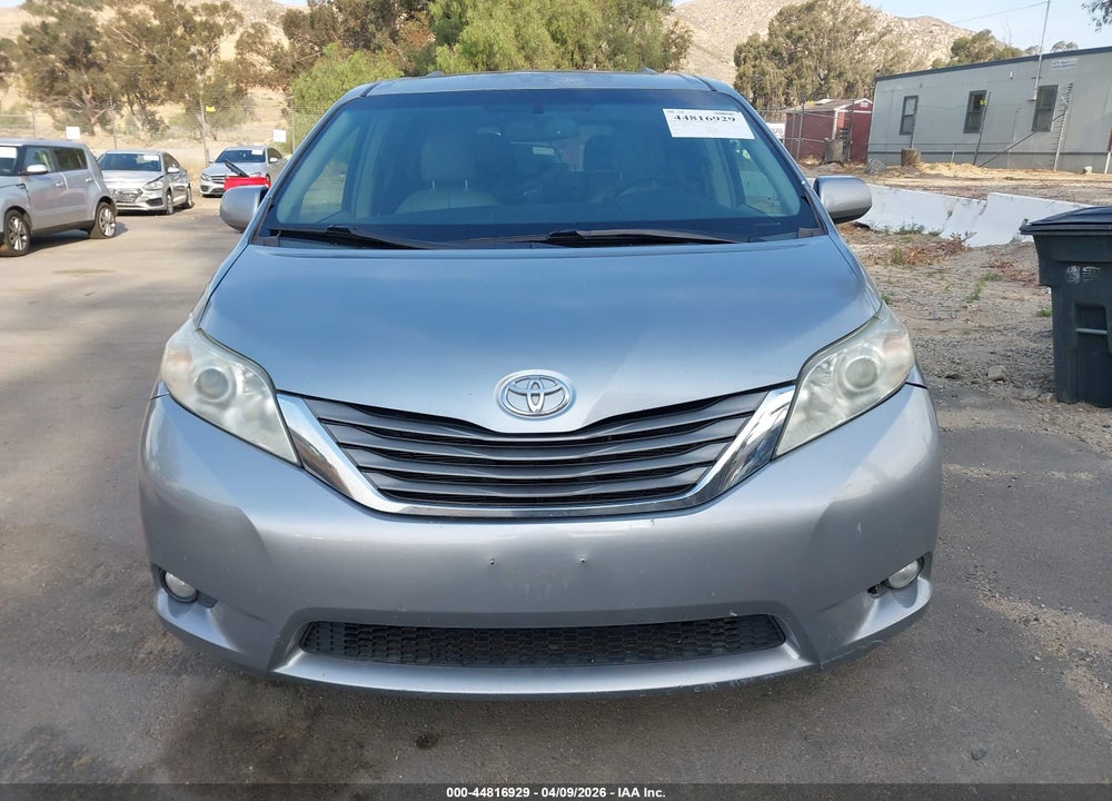 2011 TOYOTA SIENNA XLE V6 VIN: 5TDYK3DCXBS135943