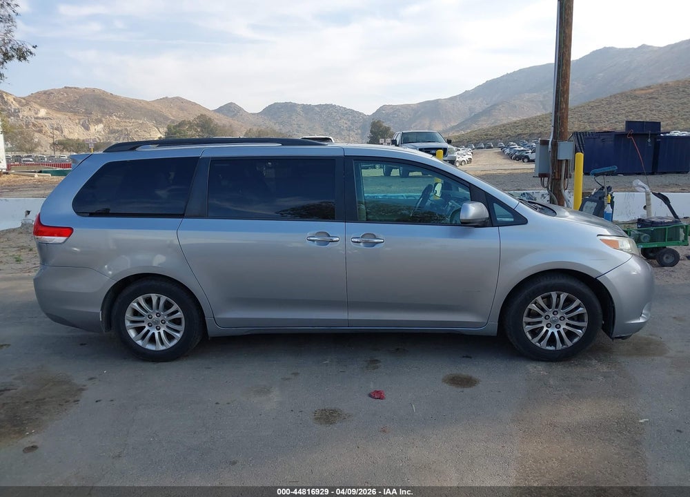 2011 TOYOTA SIENNA XLE V6 VIN: 5TDYK3DCXBS135943