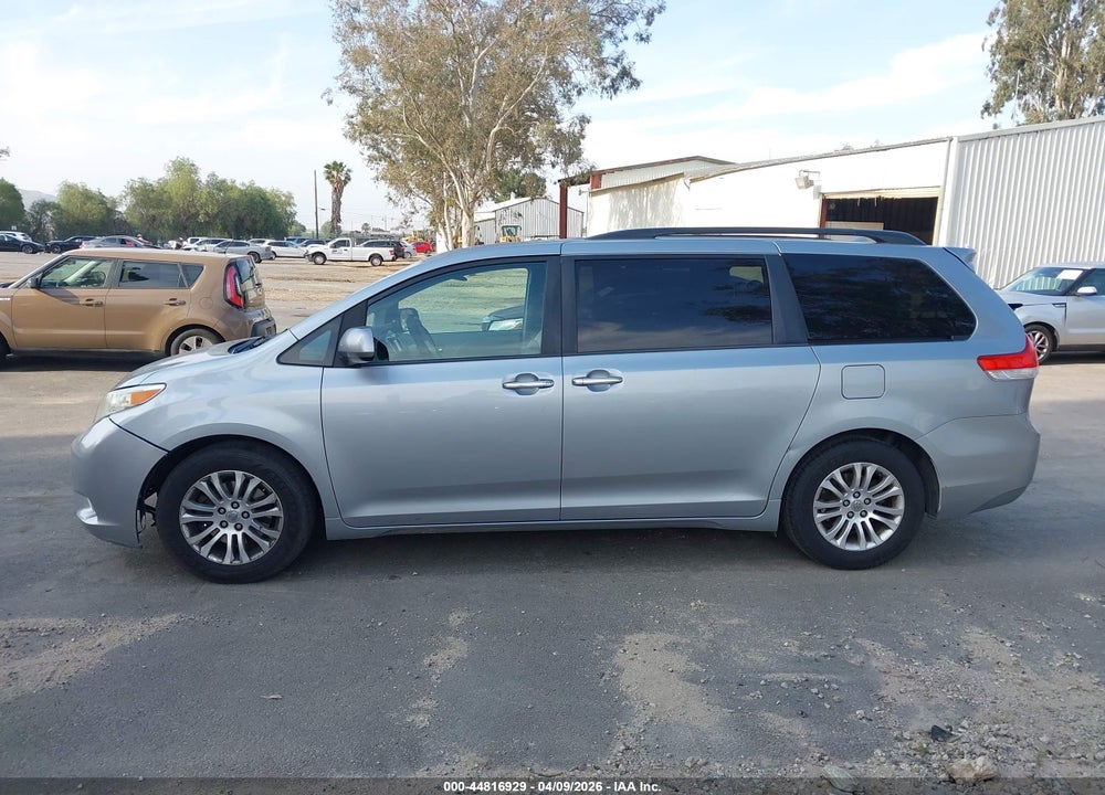 2011 TOYOTA SIENNA XLE V6 VIN: 5TDYK3DCXBS135943