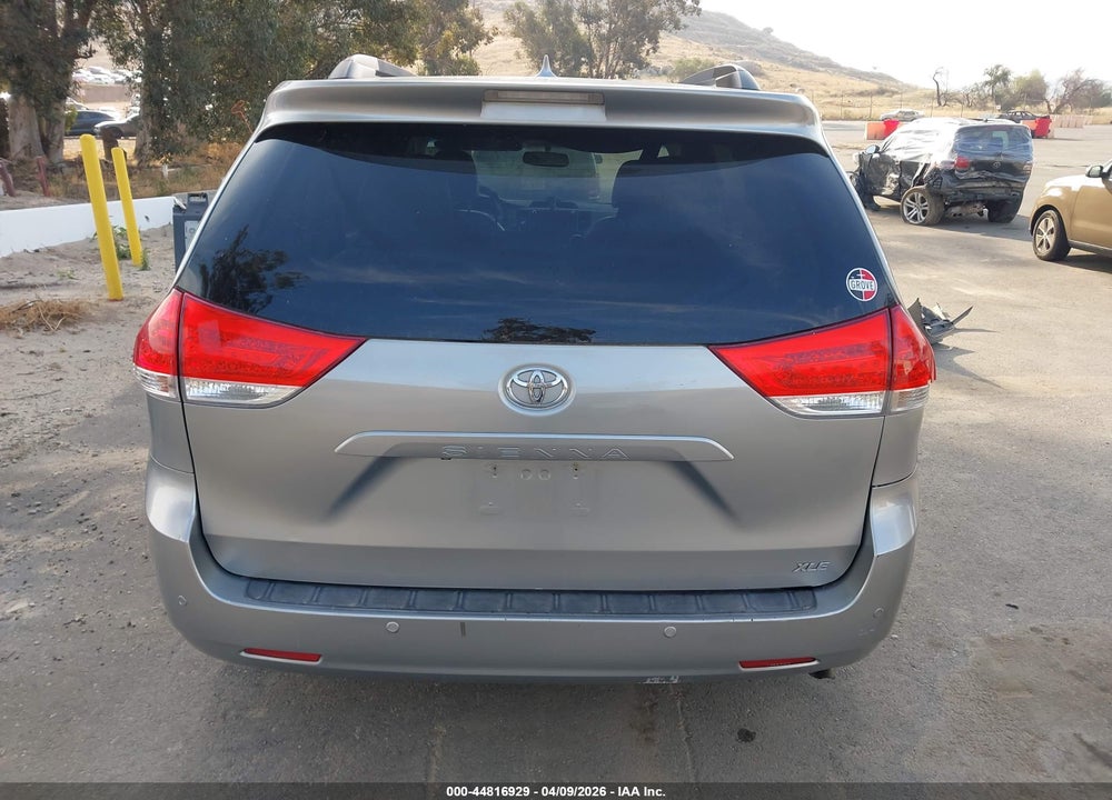 2011 TOYOTA SIENNA XLE V6 VIN: 5TDYK3DCXBS135943