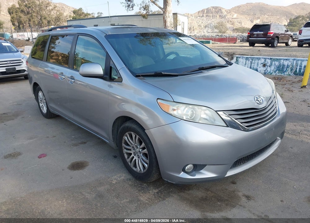 2011 TOYOTA SIENNA XLE V6 VIN: 5TDYK3DCXBS135943