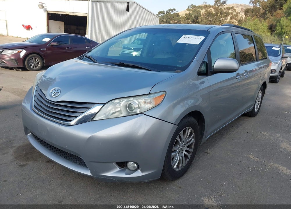 2011 TOYOTA SIENNA XLE V6 VIN: 5TDYK3DCXBS135943