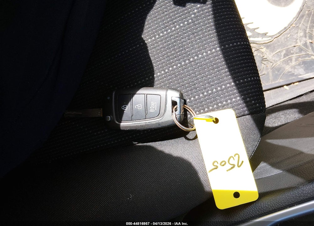 2021 HYUNDAI VENUE SE VIN: KMHRB8A39MU108183