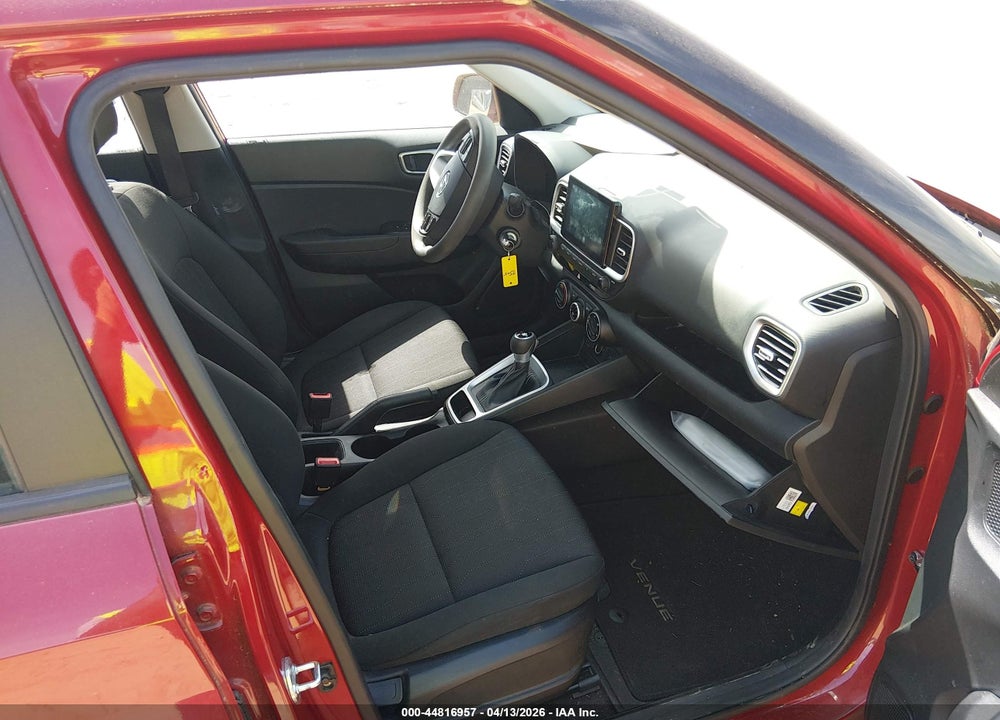 2021 HYUNDAI VENUE SE VIN: KMHRB8A39MU108183