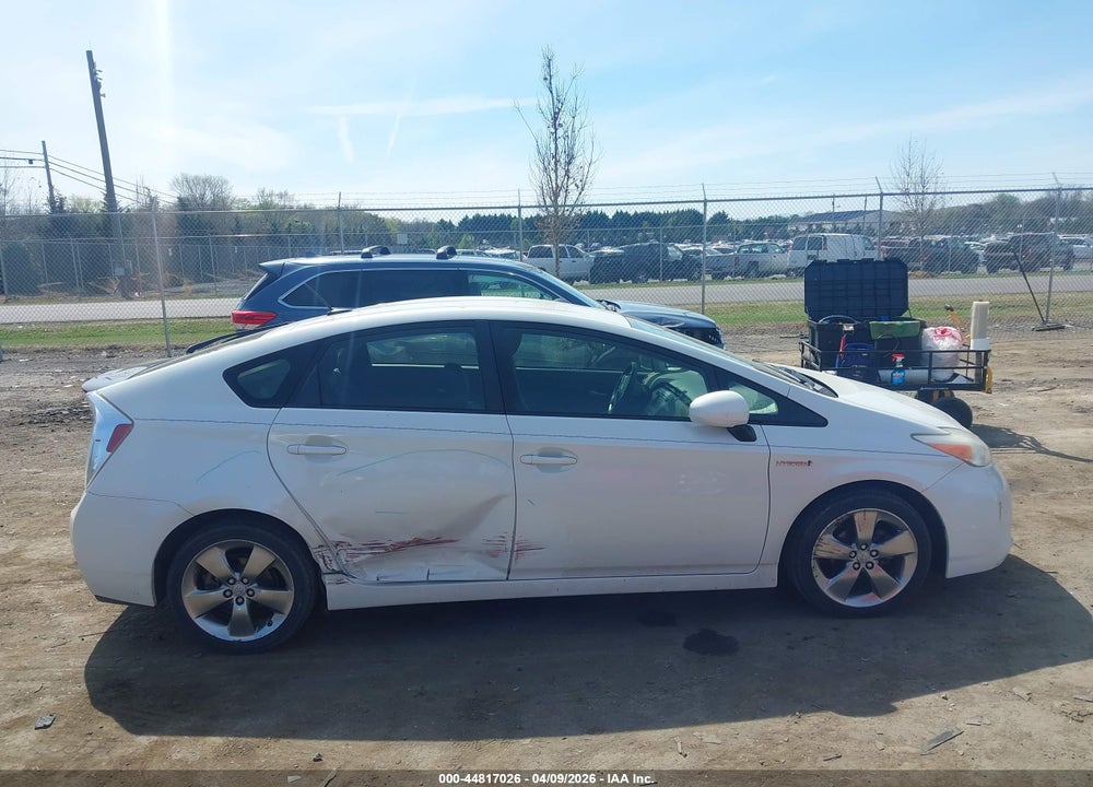 2013 TOYOTA PRIUS THREE SE VIN: JTDKN3DU3D1667265