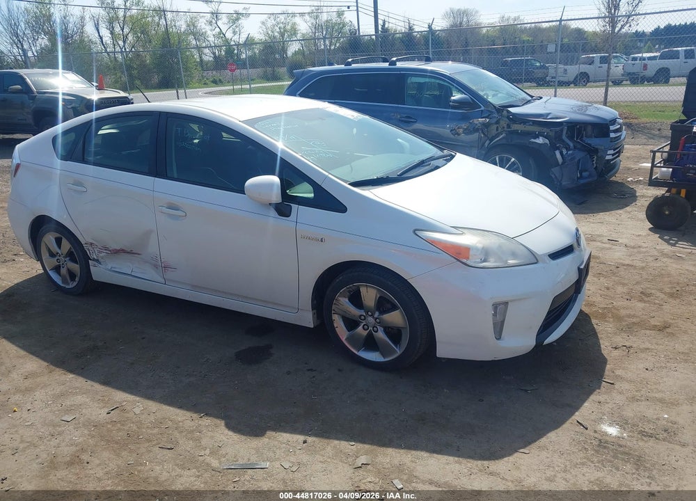 2013 TOYOTA PRIUS THREE SE VIN: JTDKN3DU3D1667265