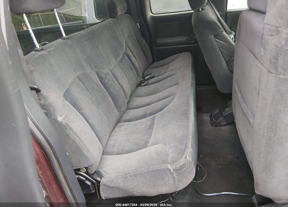 2002 CHEVROLET SILVERADO 1500 LS VIN: 2GCEK19T721339428