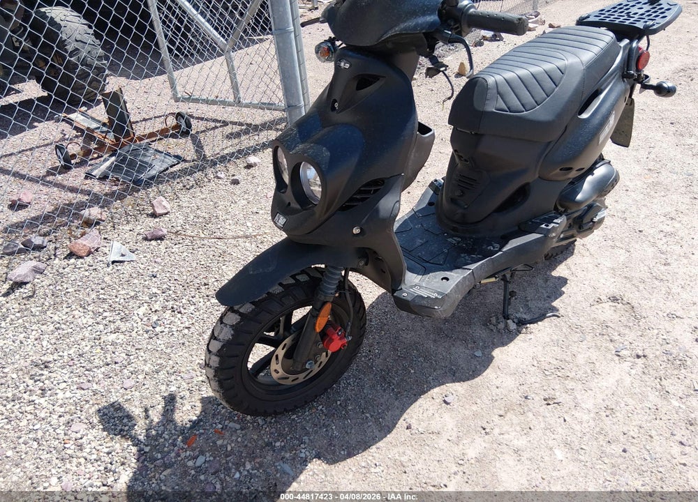 2023 GENUINE SCOOTER CO. ROUGHHOUSE 50 VIN: RFVPMP200P1024429