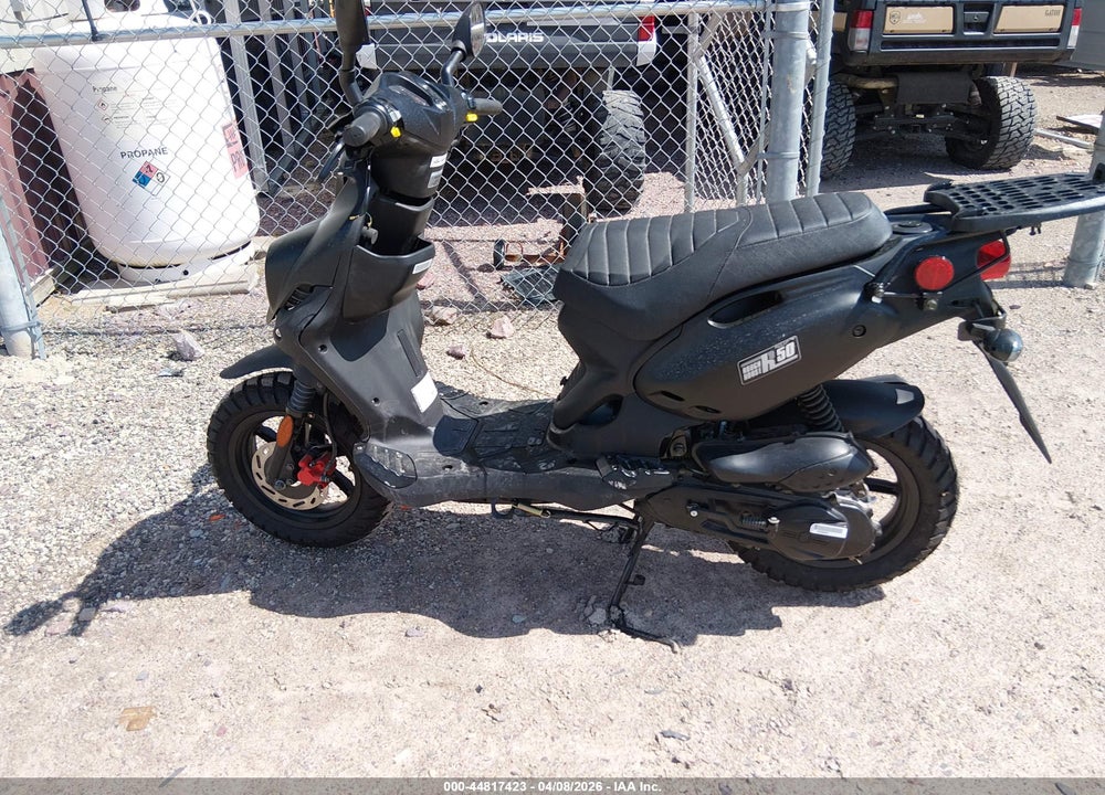 2023 GENUINE SCOOTER CO. ROUGHHOUSE 50 VIN: RFVPMP200P1024429