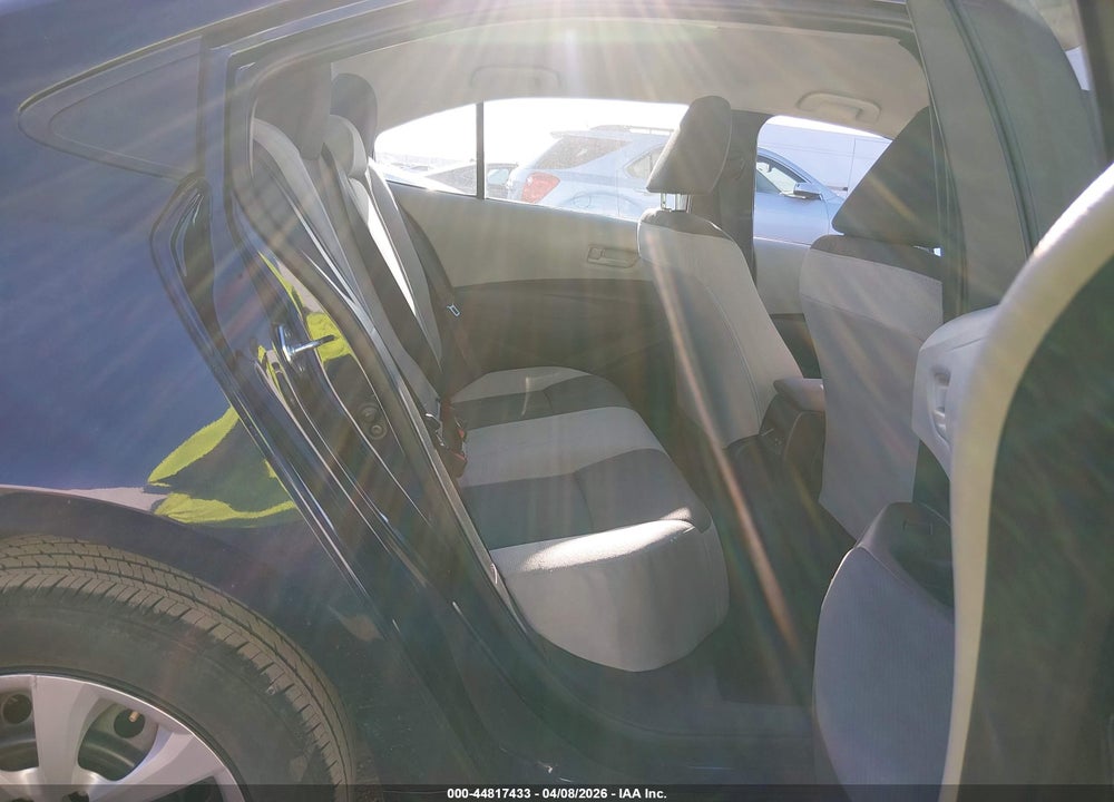 2025 TOYOTA COROLLA LE VIN: 5YFB4MDE8SP315132