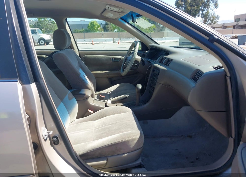 2001 TOYOTA CAMRY CE VIN: 4T1BG22K81U775652