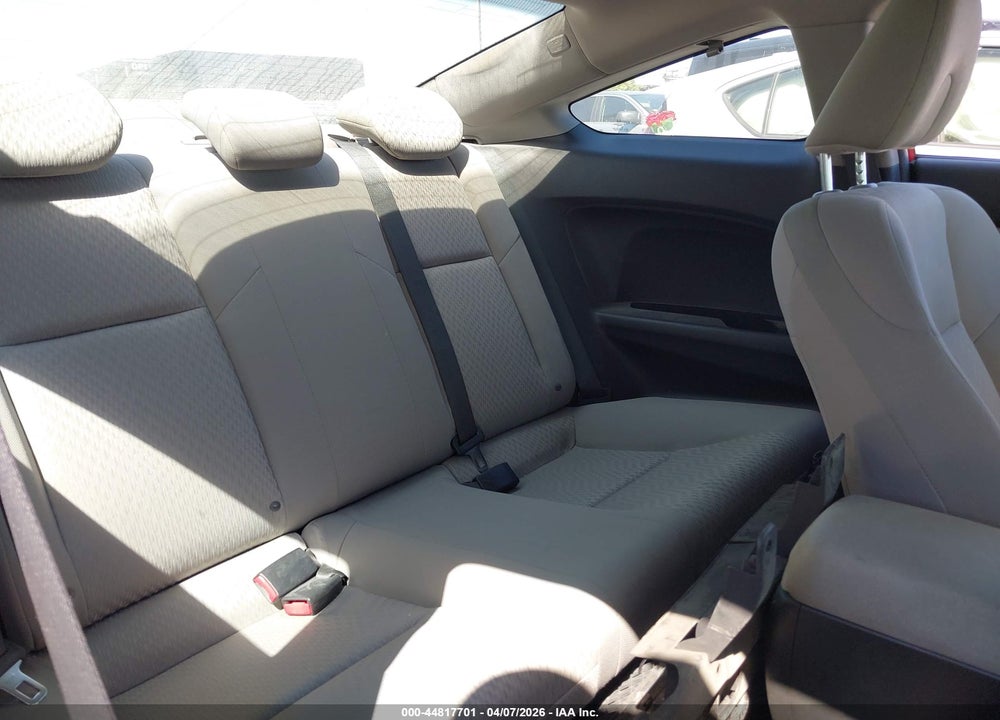 2015 HONDA CIVIC LX VIN: 2HGFG3B53FH518321