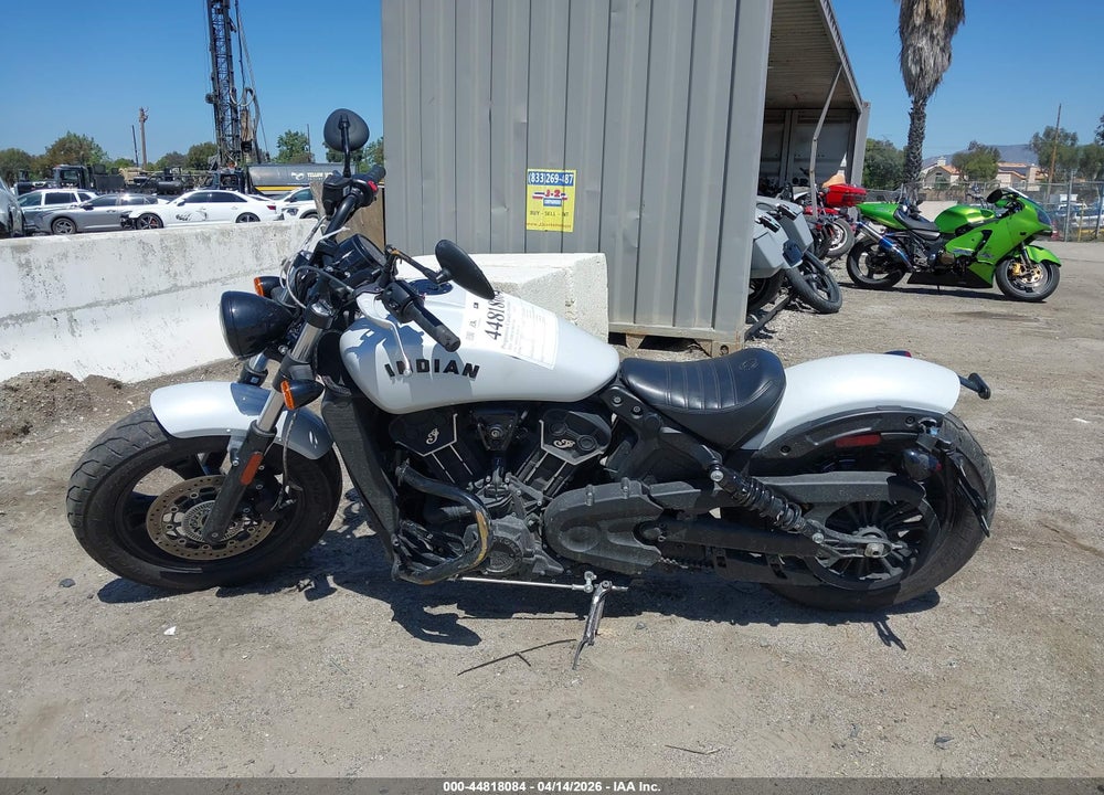 2024 INDIAN MOTORCYCLE CO. SCOUT BOBBER SIXTY ABS VIN: 56KMTA113R3200348