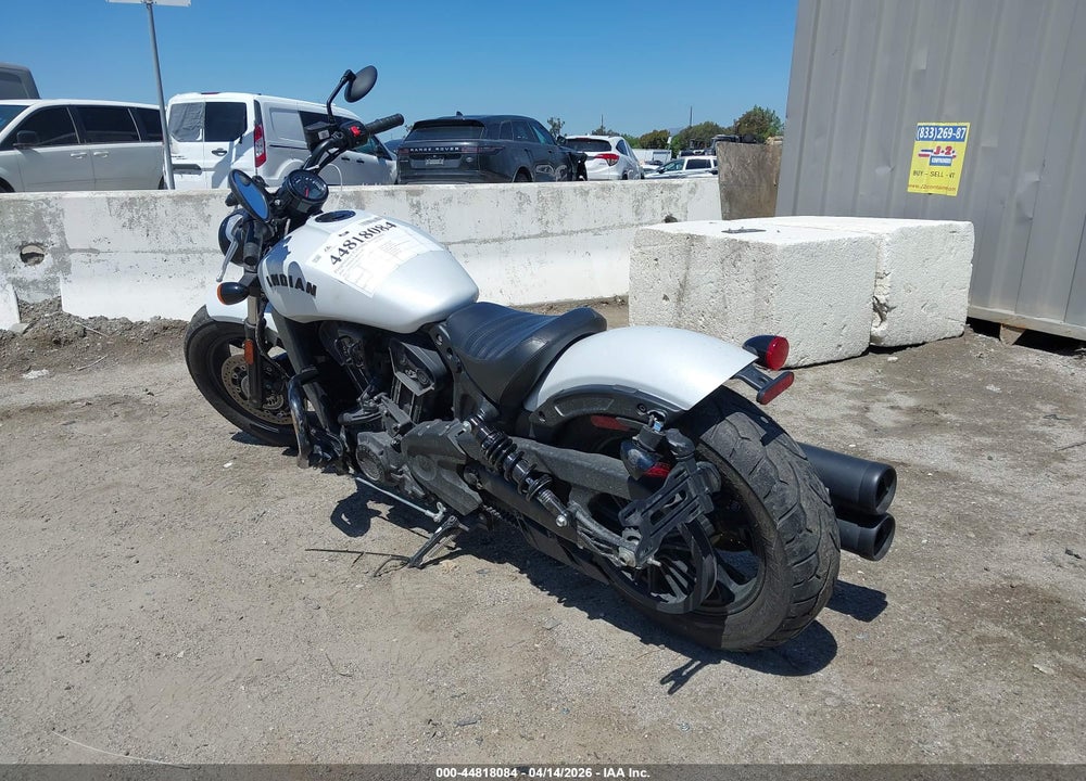 2024 INDIAN MOTORCYCLE CO. SCOUT BOBBER SIXTY ABS VIN: 56KMTA113R3200348