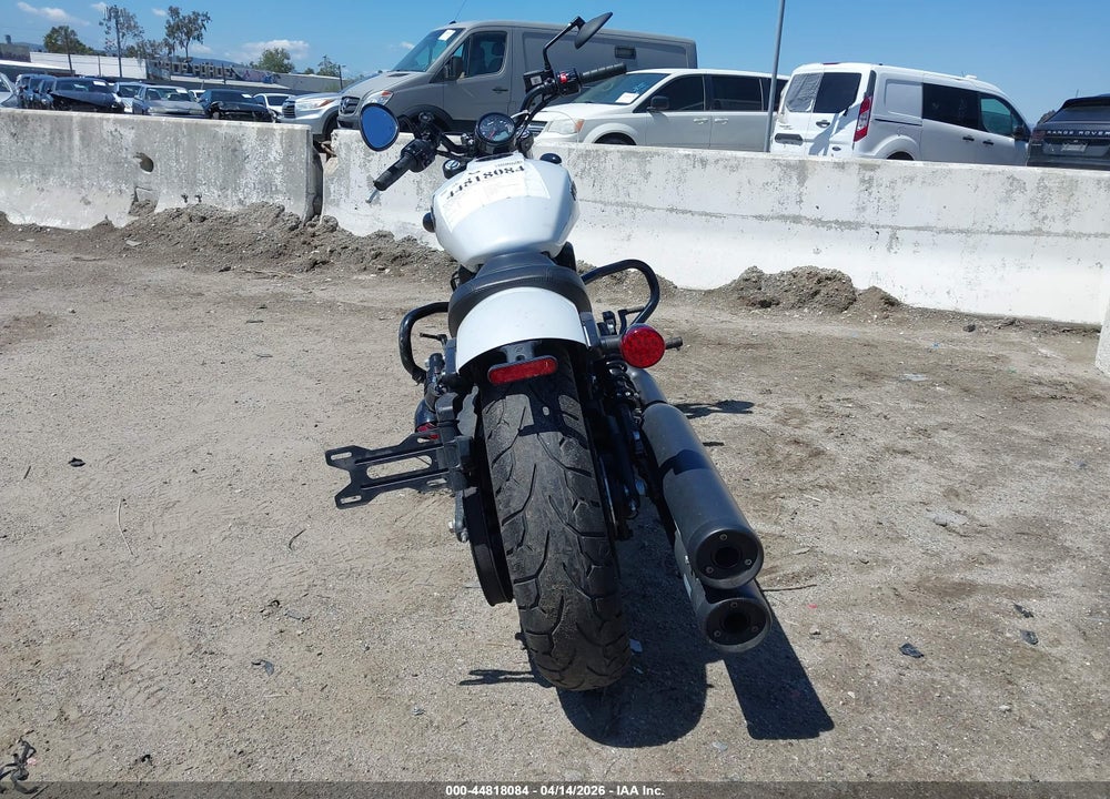 2024 INDIAN MOTORCYCLE CO. SCOUT BOBBER SIXTY ABS VIN: 56KMTA113R3200348