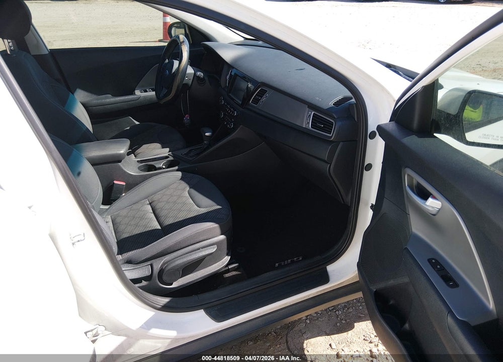 2018 KIA NIRO LX VIN: KNDCB3LC5J5109928