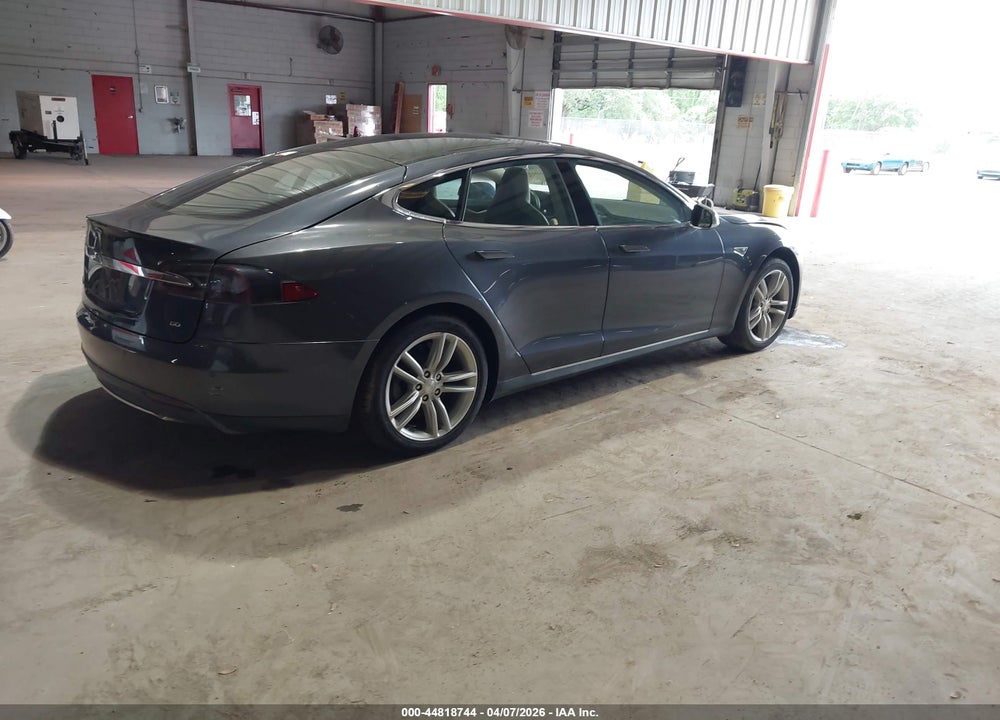 2014 TESLA MODEL S VIN: 5YJSA1S19EFP47915
