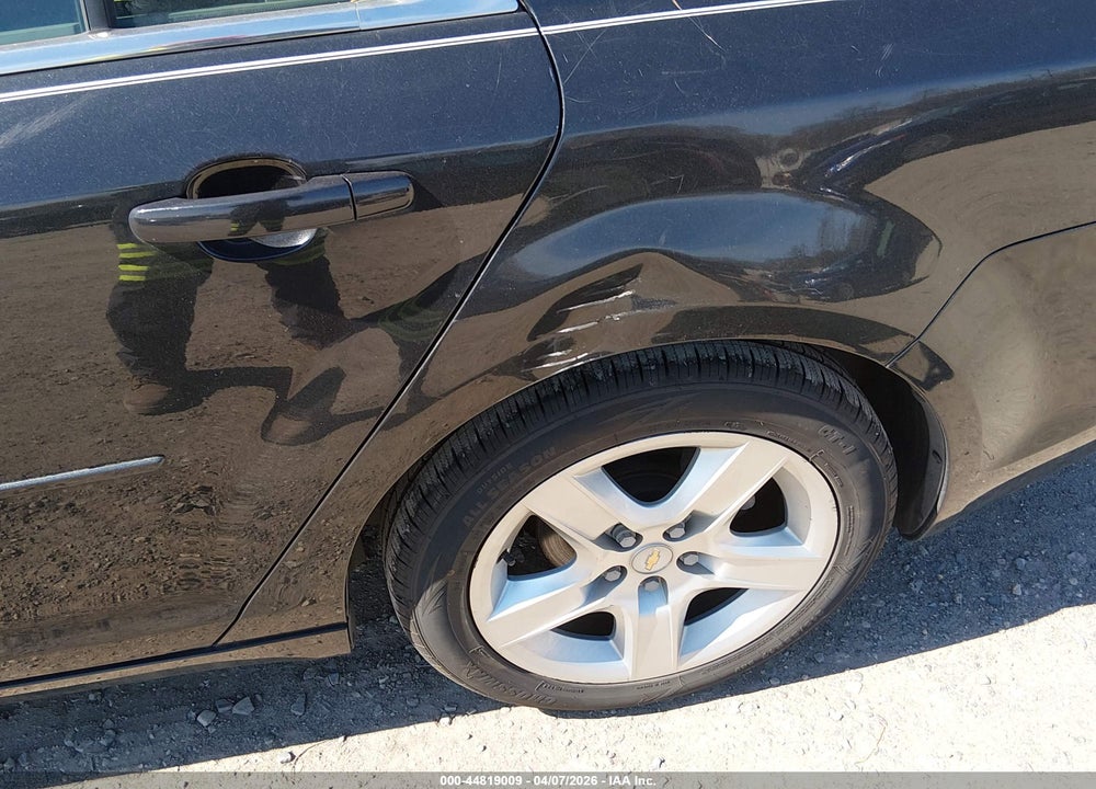 2011 CHEVROLET MALIBU LS VIN: 1G1ZB5E18BF253270