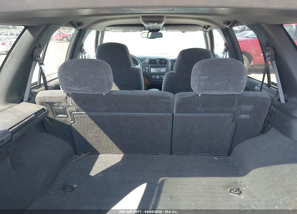 1998 CHEVROLET BLAZER LS VIN: 1GNDT13W7WK155891