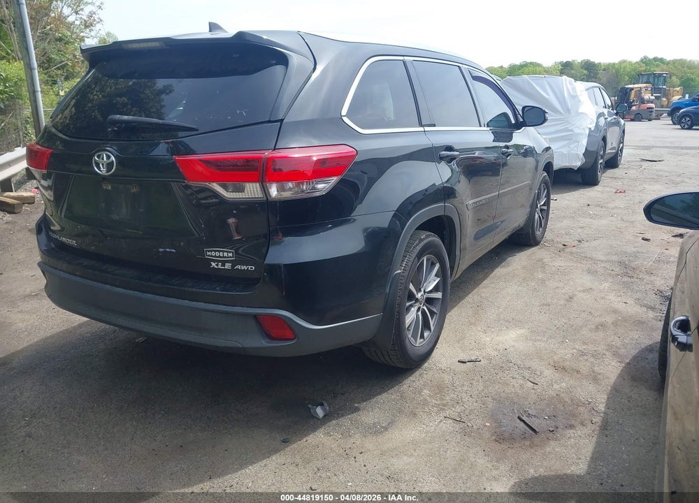 2017 TOYOTA HIGHLANDER XLE VIN: 5TDJZRFH5HS444298