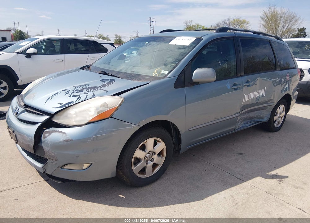 2008 TOYOTA SIENNA XLE VIN: 5TDZK22C58S180220