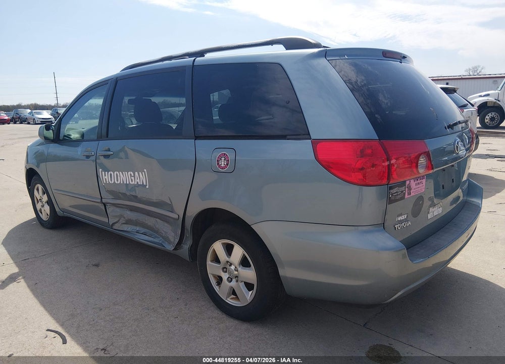 2008 TOYOTA SIENNA XLE VIN: 5TDZK22C58S180220