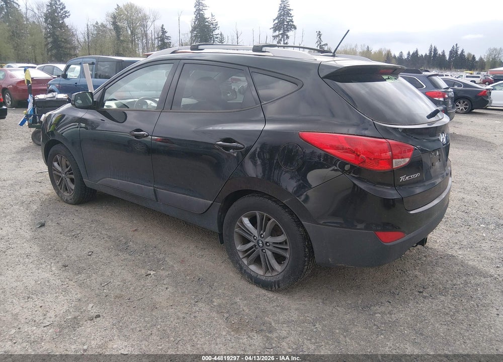 2015 HYUNDAI TUCSON SE VIN: KM8JUCAG4FU105448