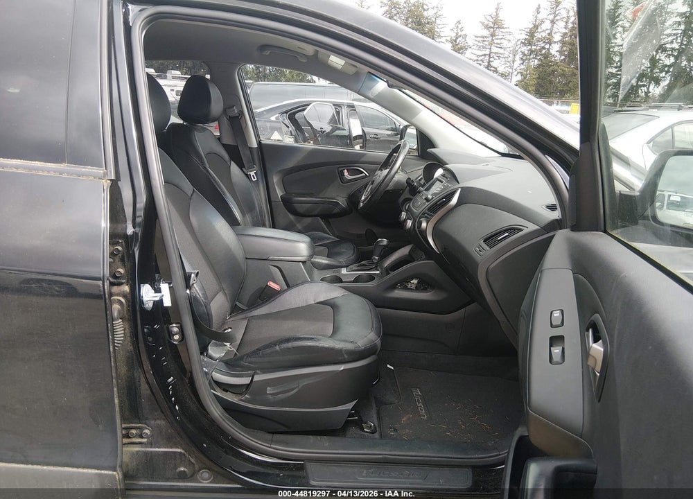 2015 HYUNDAI TUCSON SE VIN: KM8JUCAG4FU105448