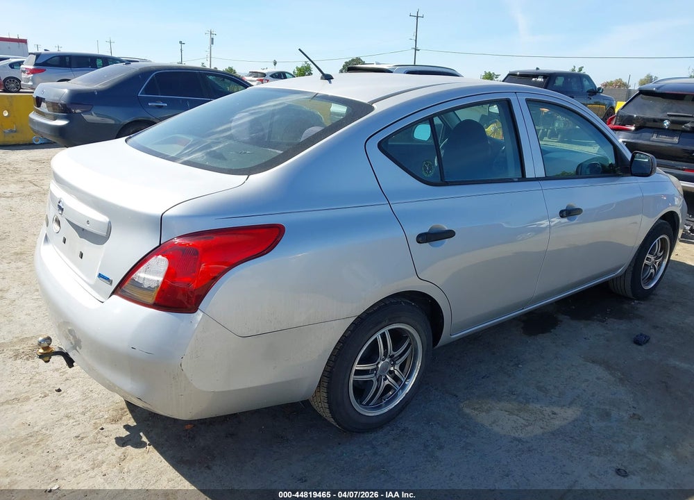 2014 NISSAN VERSA 1.6 S VIN: 3N1CN7AP4EL839066