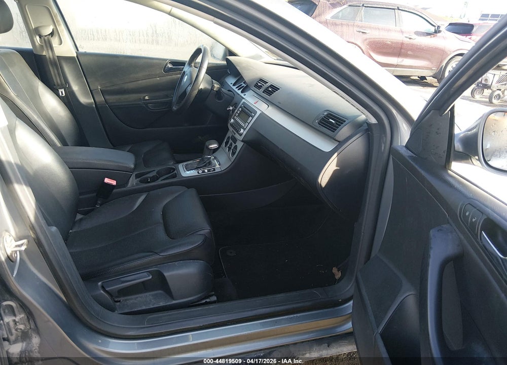2008 VOLKSWAGEN PASSAT KOMFORT VIN: WVWLK73C38E054199