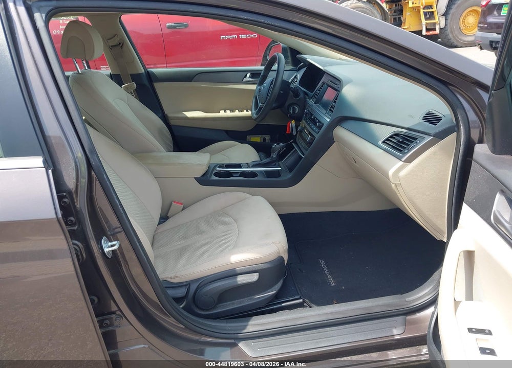 2016 HYUNDAI SONATA SE VIN: 5NPE24AF3GH265261