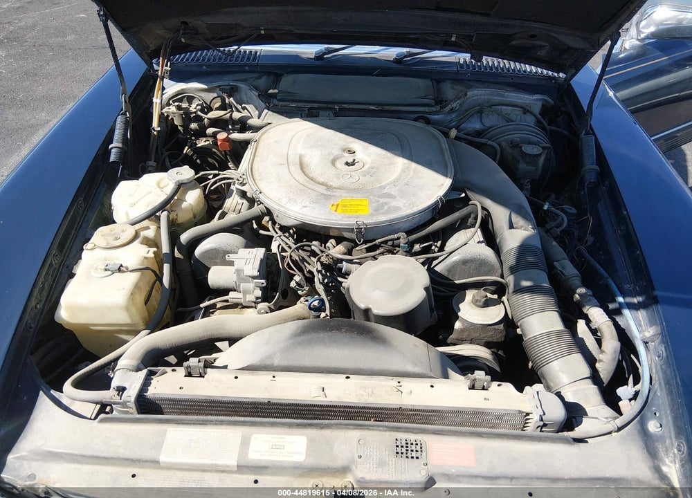1986 MERCEDES-BENZ 560 SL VIN: WDBBA48D7GA040065