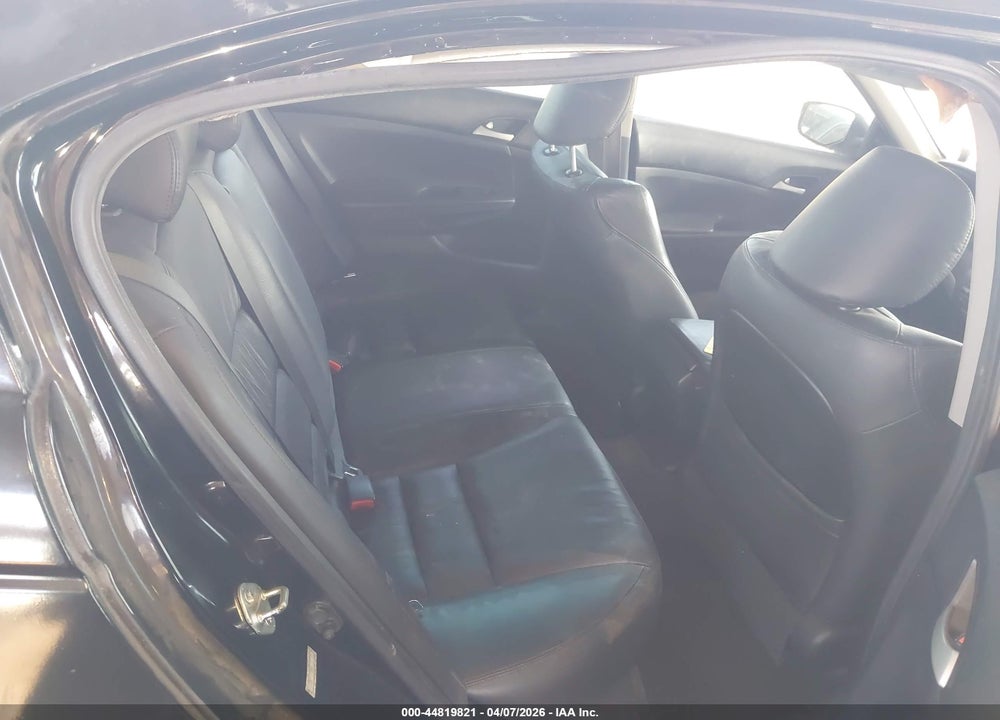 2011 HONDA ACCORD 2.4 SE VIN: 1HGCP2F68BA152560