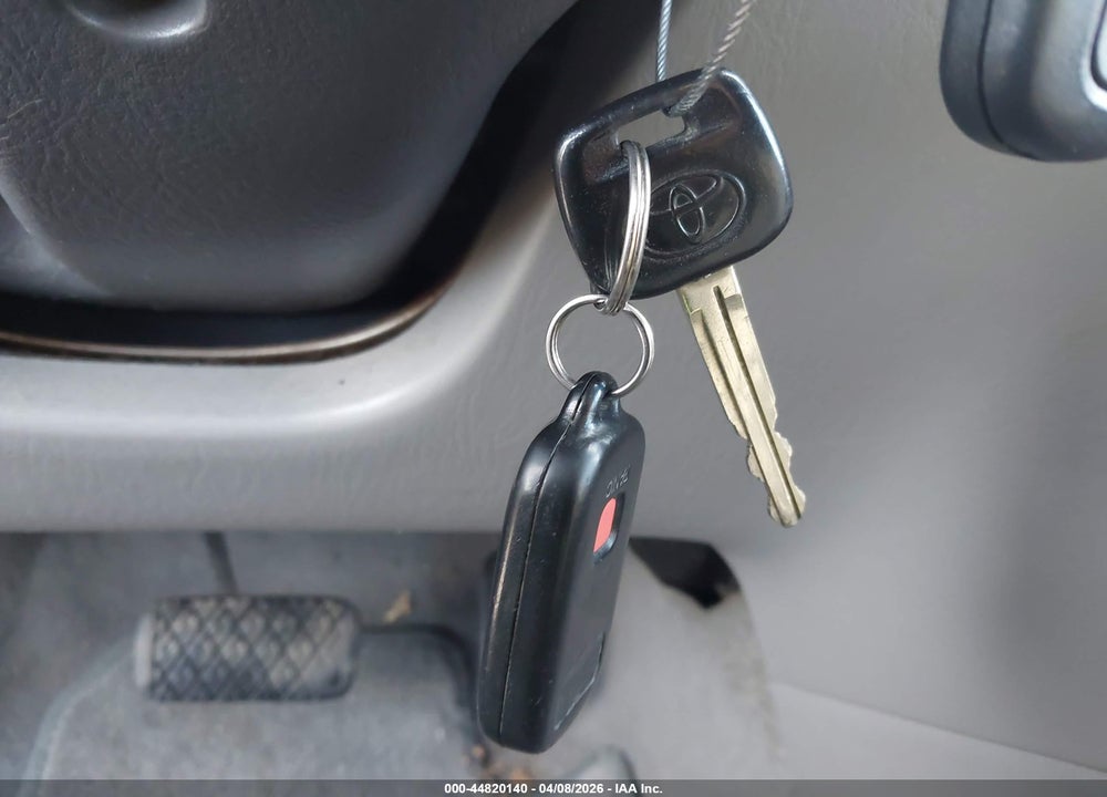 2003 TOYOTA COROLLA LE VIN: 1NXBR38E73Z133704