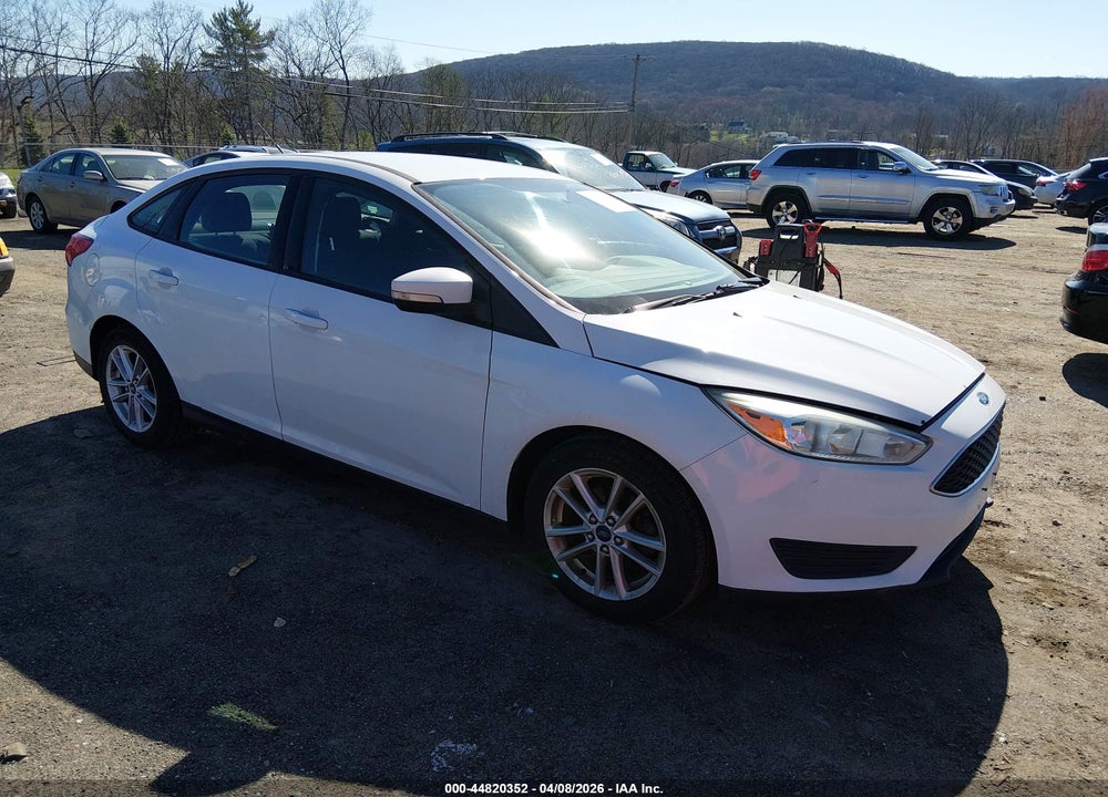 2015 FORD FOCUS SE VIN: 1FADP3F2XFL365029