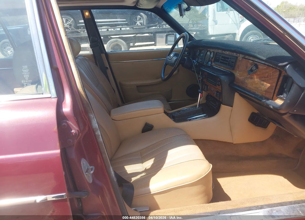 1985 JAGUAR XJ6 VIN: SAJAV1348FC393121