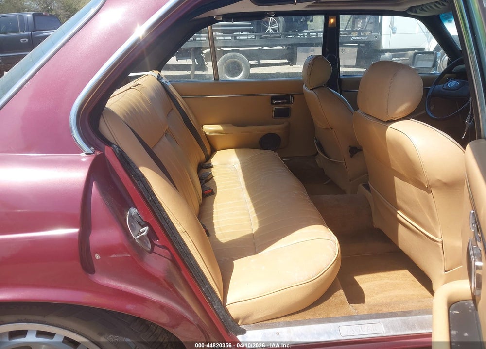 1985 JAGUAR XJ6 VIN: SAJAV1348FC393121