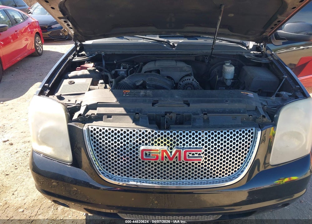 2012 GMC YUKON DENALI VIN: 1GKS2EEF0CR137232